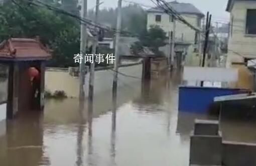 女记者为涿州成为“汪洋”哽咽