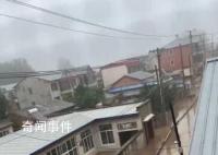 男大学生购买100包卫生巾支援涿州 获网友点赞
