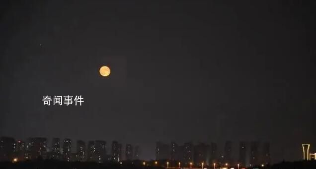 “木星伴月”现身夜空