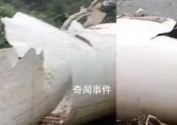陕西一村庄疑有卫星残骸掉落 不少村民前往围观