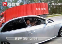 男孩点4盘蚊香睡觉中毒 家人在送医途中向路面执勤交警求助