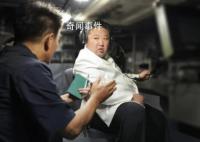 金正恩亲自驾驶战斗装甲车 备受外界关注