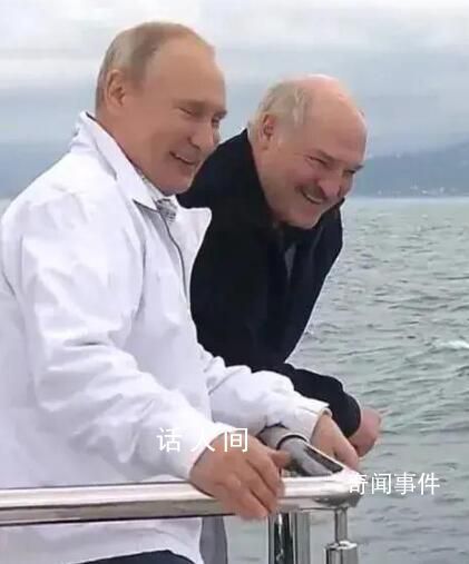 白俄总统:普京曾提出掩护请求
