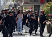 Angelababy获特警开道 阵仗大引争议