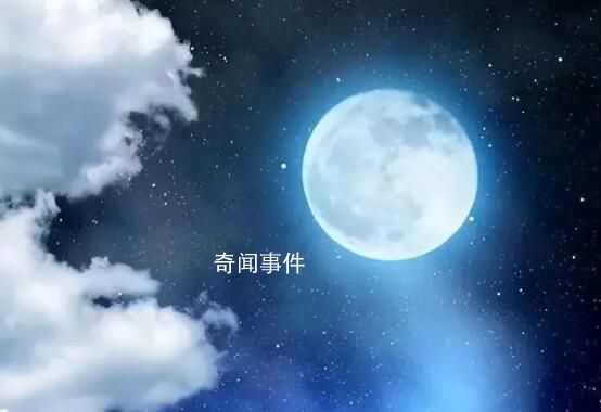 “超级蓝月”现身夜空 一个月内出现的第二次满月