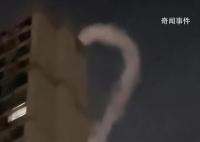 福建平潭夜空现巨型“云环”