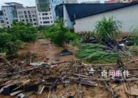 福州洪水受灾人员:几吨重机器被冲走