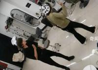 亮证威胁理发店女子被处分 店主回应