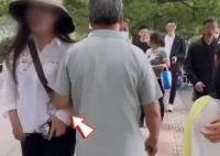 女子和朋友逛西湖遭大叔一路偷拍 这起事件引起了公众的广泛关注和谴责