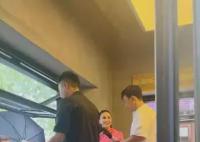 昆凌亲自为周杰伦学摊煎饼 引发网友热议关心