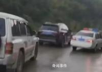 县长无视村民跪地告状?本人回应