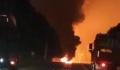 河北一油罐车爆炸 现场火光冲天