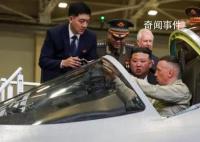 金正恩参观俄飞机制造厂