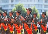张桂梅送别入伍新兵 令无数人为之动容