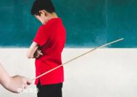 媒体评学生被罚200深蹲进ICU 隐形体罚何时休