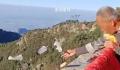 泰山景区回应环卫工扔垃圾下山 后续将展开垃圾捡拾工作