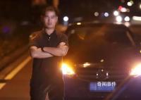 男子租豪车装富豪 诈骗40多名女性