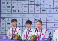 孙颖莎陈梦采访相互推让 都让对方代表发言