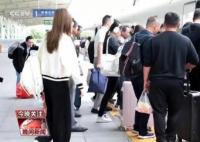 空前火爆的中秋国庆假期 全国铁路预计发送旅客1.9亿人次