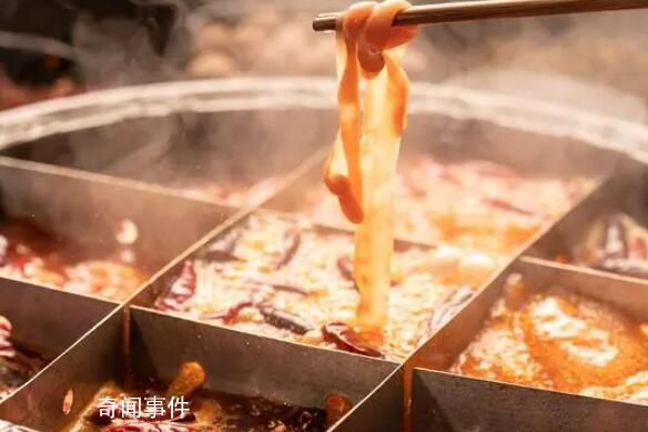 成都火锅店排号到645桌 有人3分钟只走了2步