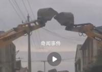 新人结婚用20台挖掘机搭拱门桥 祝他们白头偕老