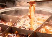 成都火锅店排号到645桌 有人3分钟只走了2步