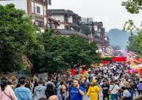 年轻人开始选择小众城市反向游 避开热门景点选择冷门线路