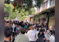 苏州一景点排队一公里 整街才五百米