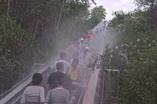 游客来爬山发现有电梯直达山顶 长三角旅游景区实现无痛爬山