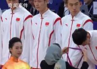 中国男篮领奖表情 挫折中的成长与进步