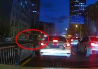 长春一公交失控连撞多车 司机晕倒