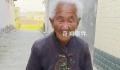 116岁老人全年穿单鞋睡觉脚露被外