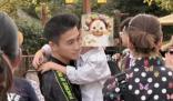 奚梦瑶一家迪士尼被偶遇 引发了网友们的热烈讨论和关注