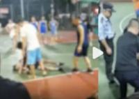 派出所回应男子球场被打倒地抽搐 双方已经协商了