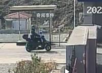 司机把冒烟货车一路开进消防站 很快将火扑灭