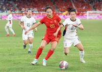 中国女足王珊珊泣不成声 主帅水庆霞赛后发声