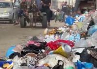 加沙孩子被迫喝平时驴都不喝的水 未来和生存都受到了威胁