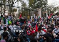 白宫墙上出现“血手印”