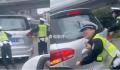 交警帮市民推车无奈大喊:莫踩刹车