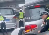 交警帮市民推车无奈大喊:莫踩刹车