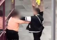 女子冬天穿短袖 让丈夫买衣服反被打