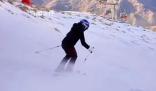 女教练意外身亡 滑雪跟拍摄影引争议