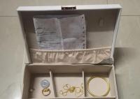 女子当面抢走闺蜜6万元首饰 该案件还在进一步处理之中