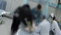 婴儿手指被扶梯夹断民警紧急救助