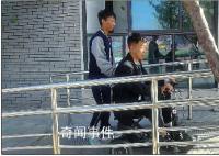 17岁少年照顾脑瘫同学近5年 说服父母不用担心帮助同学不会耽误学习