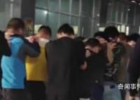 各地警方齐聚临沧分拣中心 押送大量电诈嫌疑人回乡