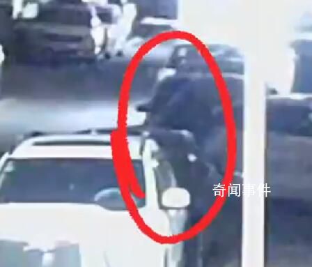 男子心情烦闷用指甲划伤18辆车 案件正在进一步侦办中