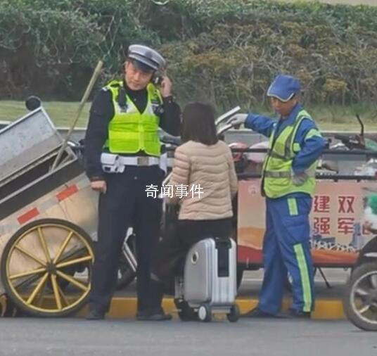 女子骑电动行李箱被拦反怼交警 警方依法对该女子进行了相应处理