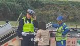 女子骑电动行李箱被拦反怼交警 警方依法对该女子进行了相应处理