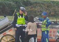 女子骑电动行李箱被拦反怼交警 警方依法对该女子进行了相应处理